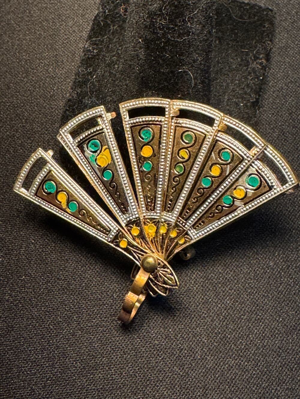 Damaseene Fully Articulating Fan Brooch
